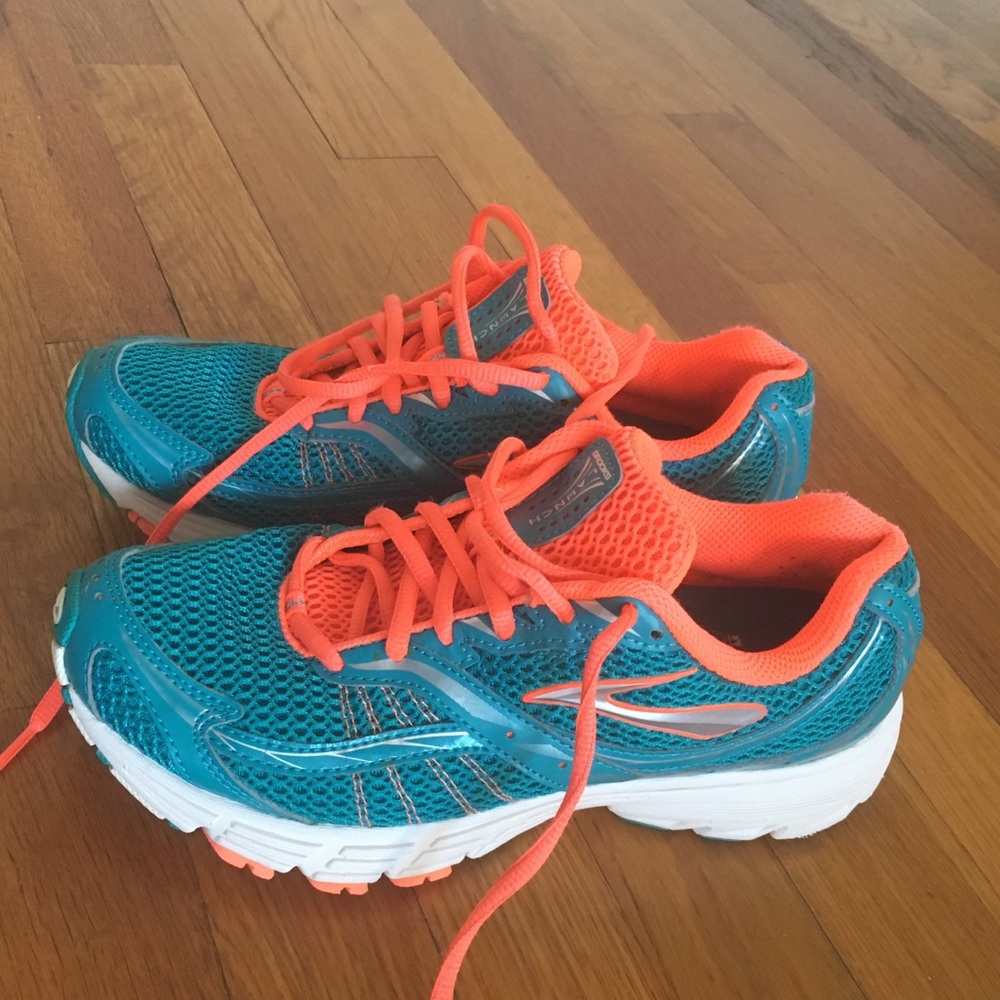 BROOKS running sneakers 👟